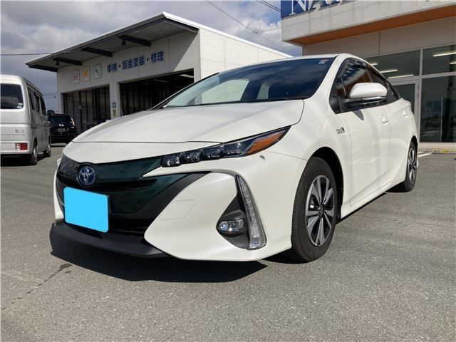 2017 TOYOTA PRIUS PHV for sale from Japan - ATCJapan-01680040